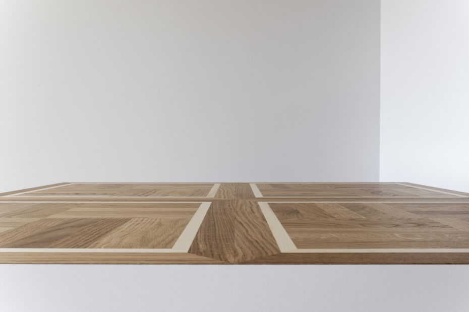 Détail plateau en bois