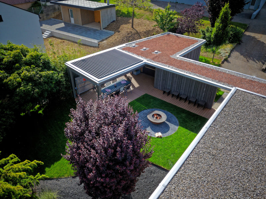 Pergola bioclimatique, Pavillon de jardin, Pavillon extérieur design,  Terrasse - Installation en Suisse Romande